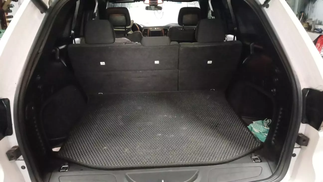 Тепер багажник виглядає вільним