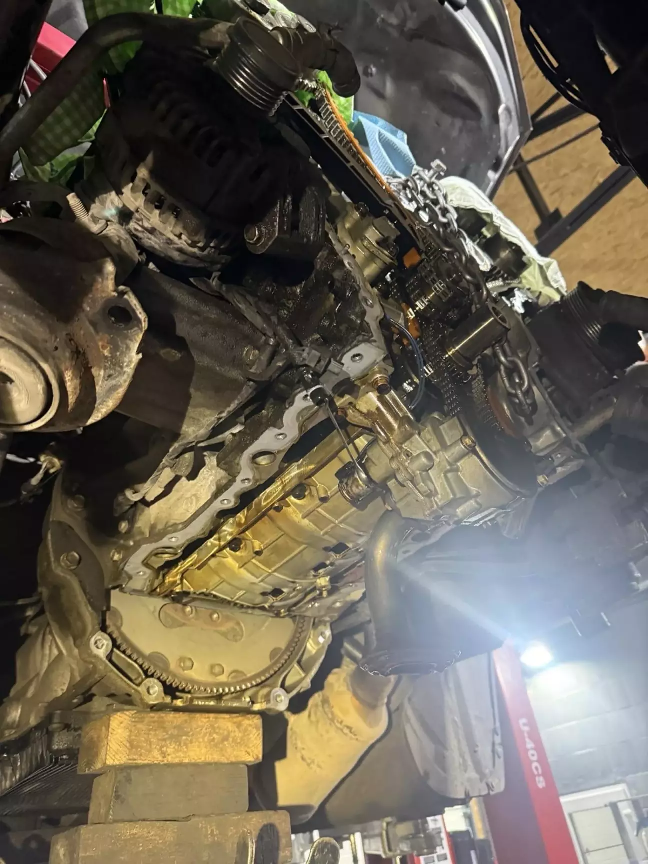 Можна побачити де стоїть насос)