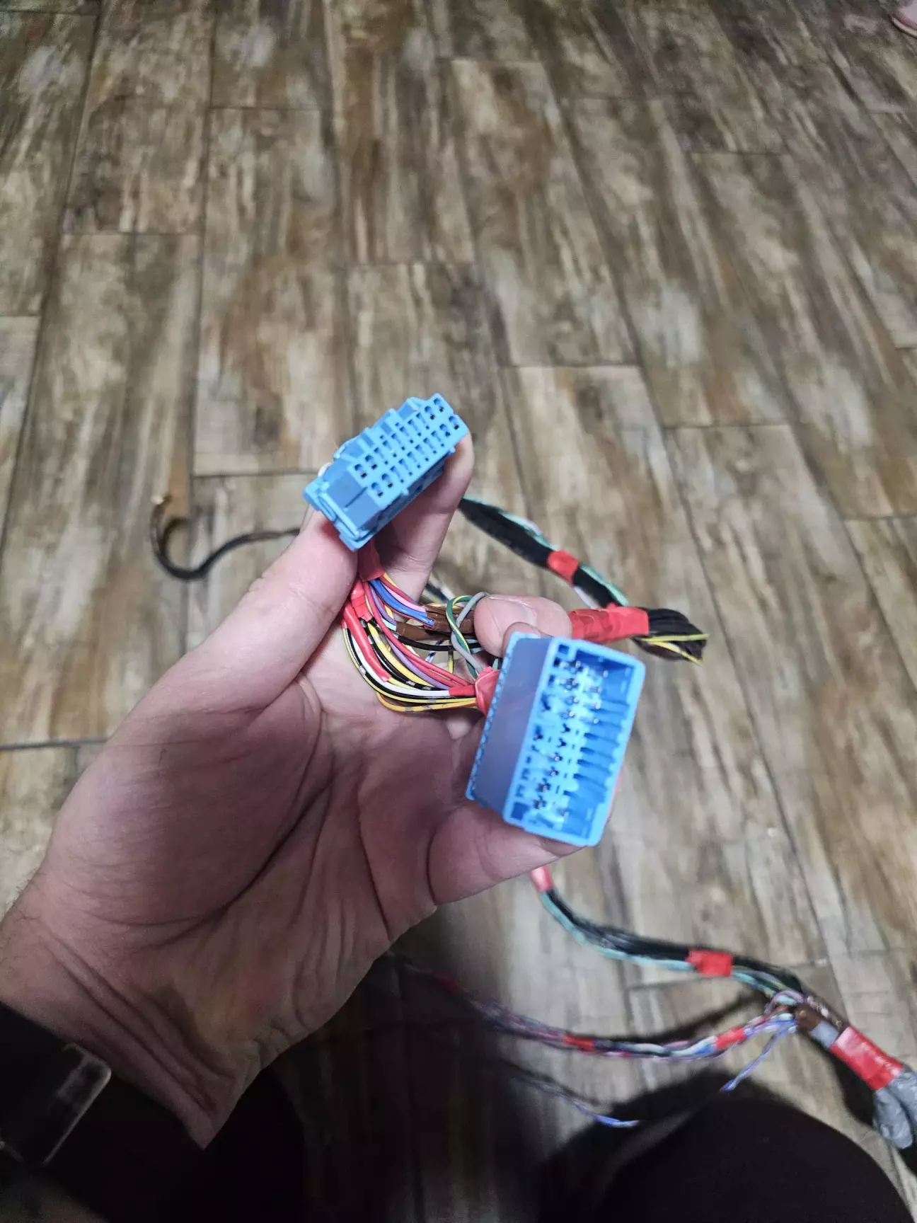 Таким чином виглядає цей крос роз'єм