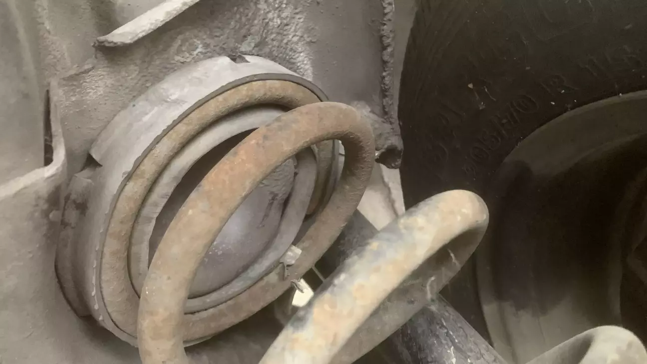 ще потрібно замінити пружини, просіли трохи з 95 року