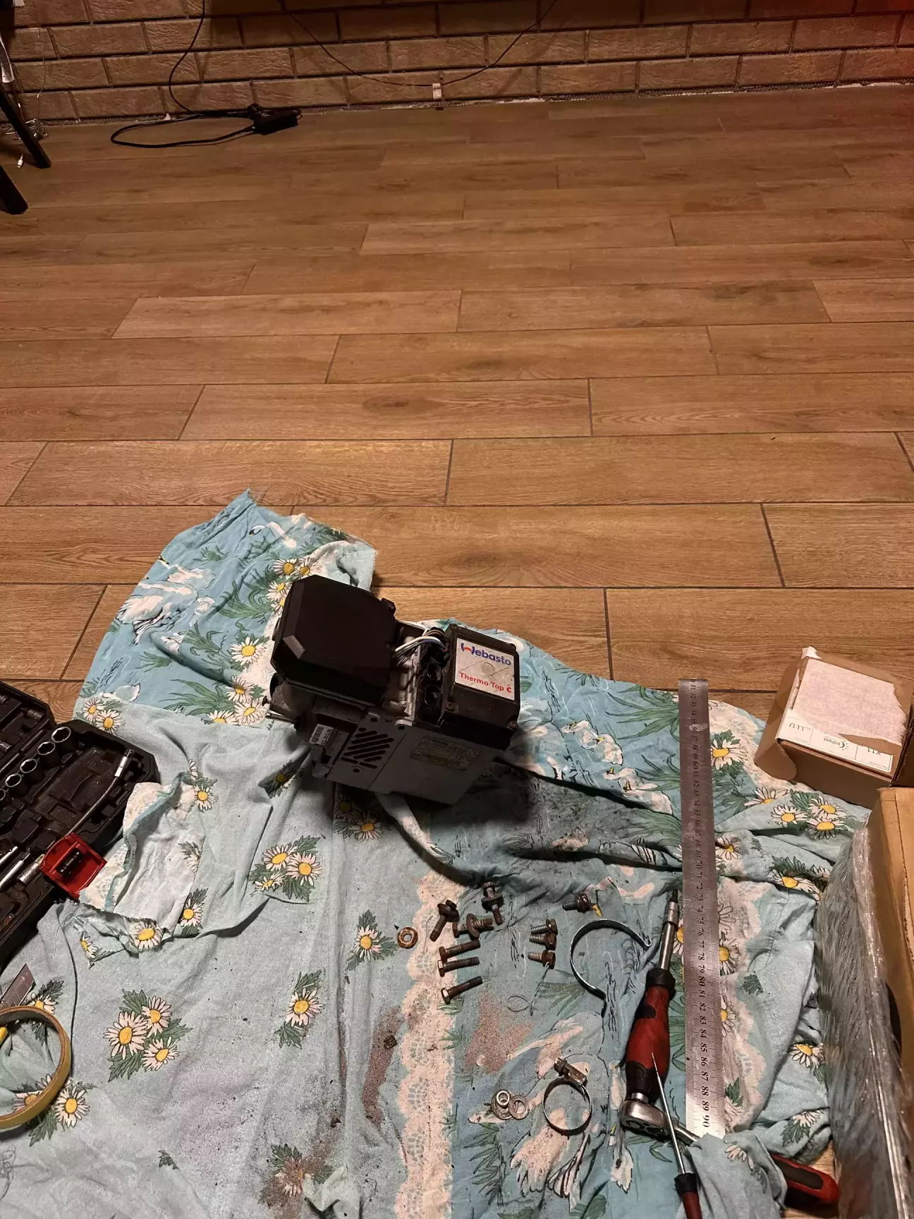 Все зібрано,готуємось трохи намалювати губи їй