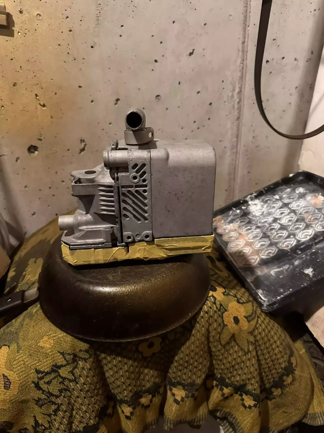 Лишилось трохи фарби срібної,думаю не завадить