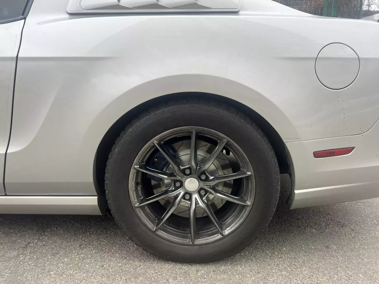 Встановлений гальмівний диск від Шелбі.