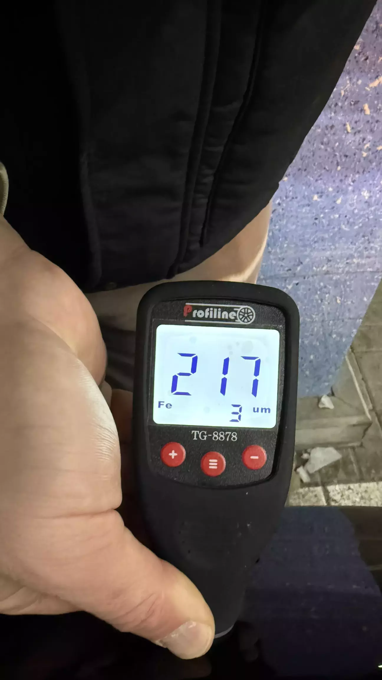 Товщиномір після ремонту показує ось так. Якість фарбування прям на висоті