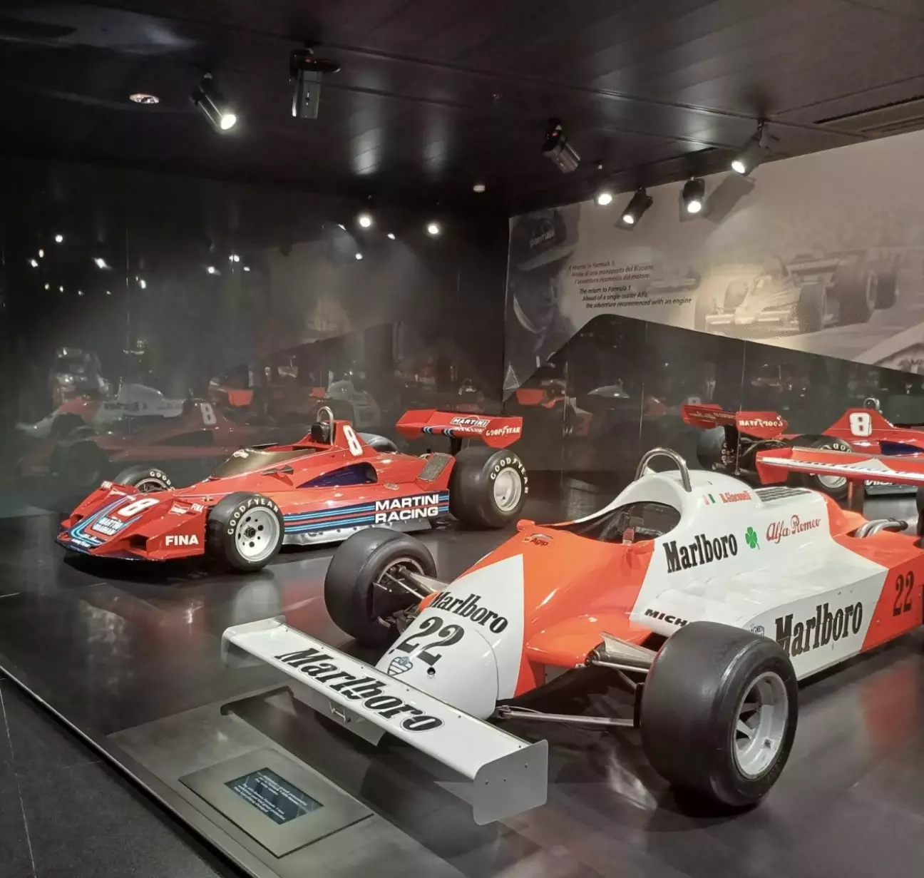 И как водится, фото с музея на обложку записи, где нет ничего интересного для обложки.