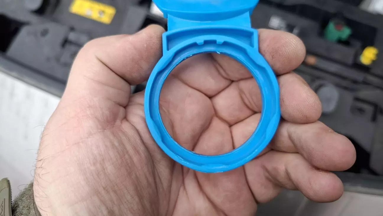 зубчики на кільці старої кришки