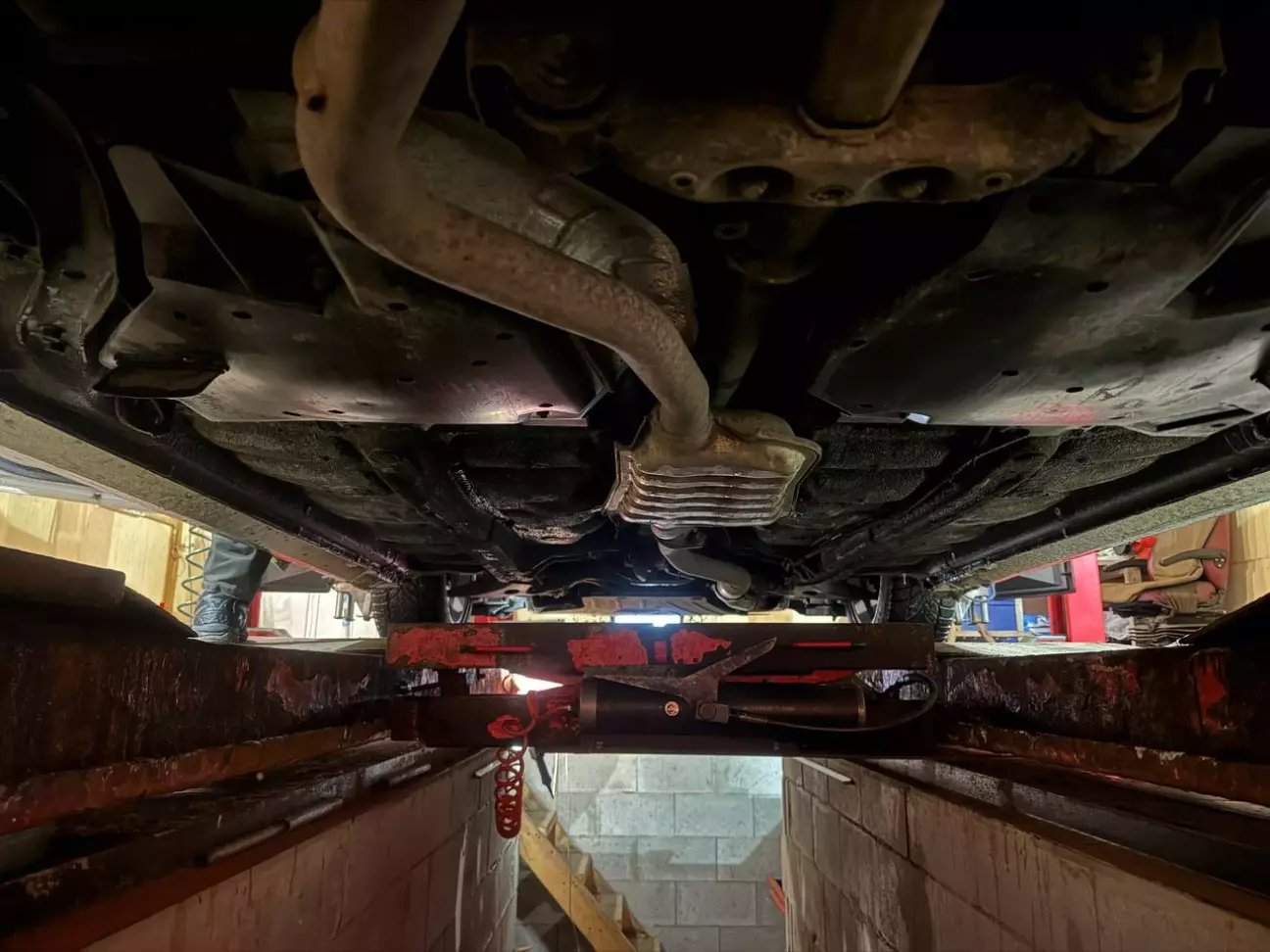 Днище загалом ще живе