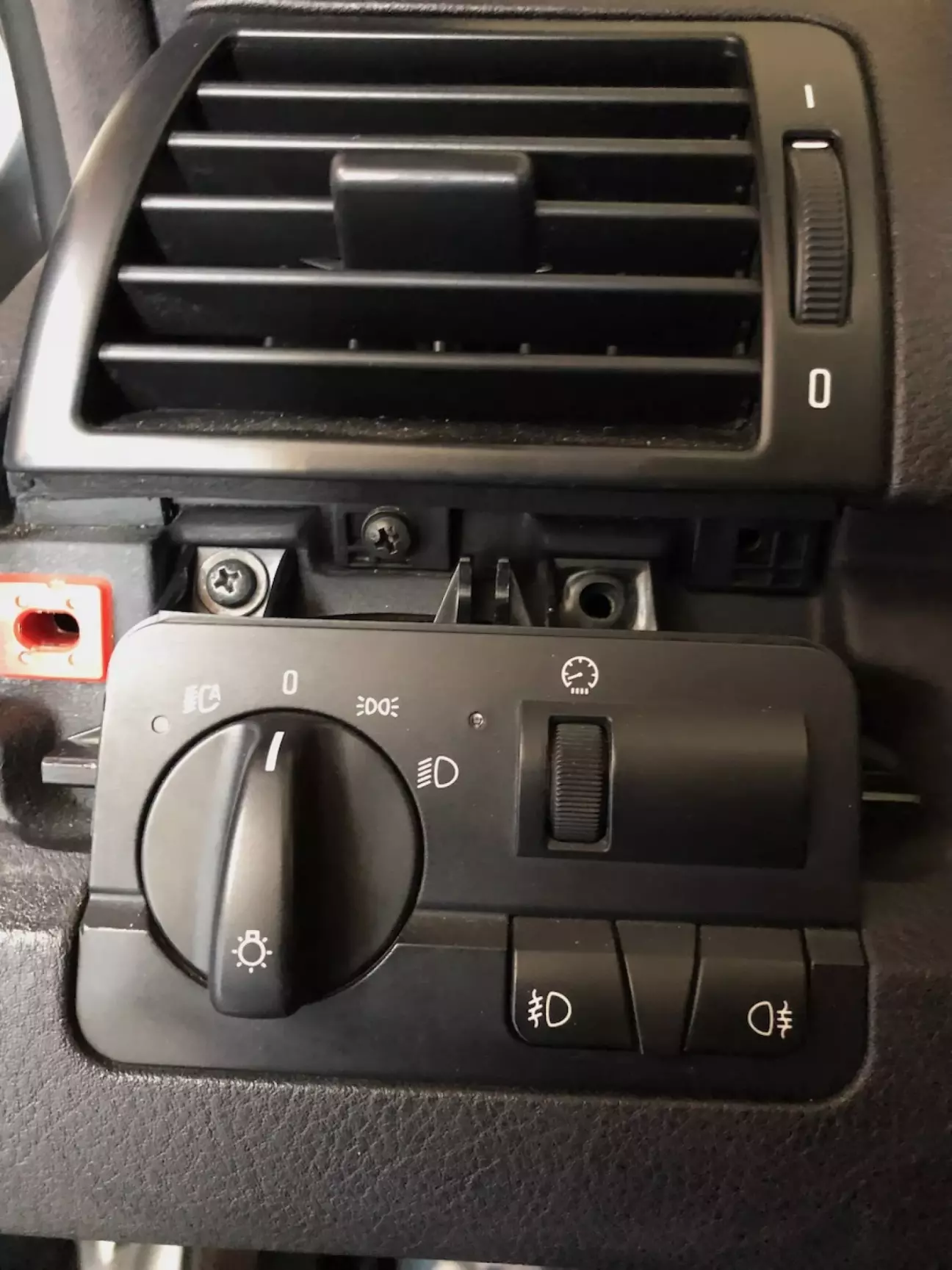 Як можна визначити чи блок має підтримку адаптиву - за діодом біля літери А