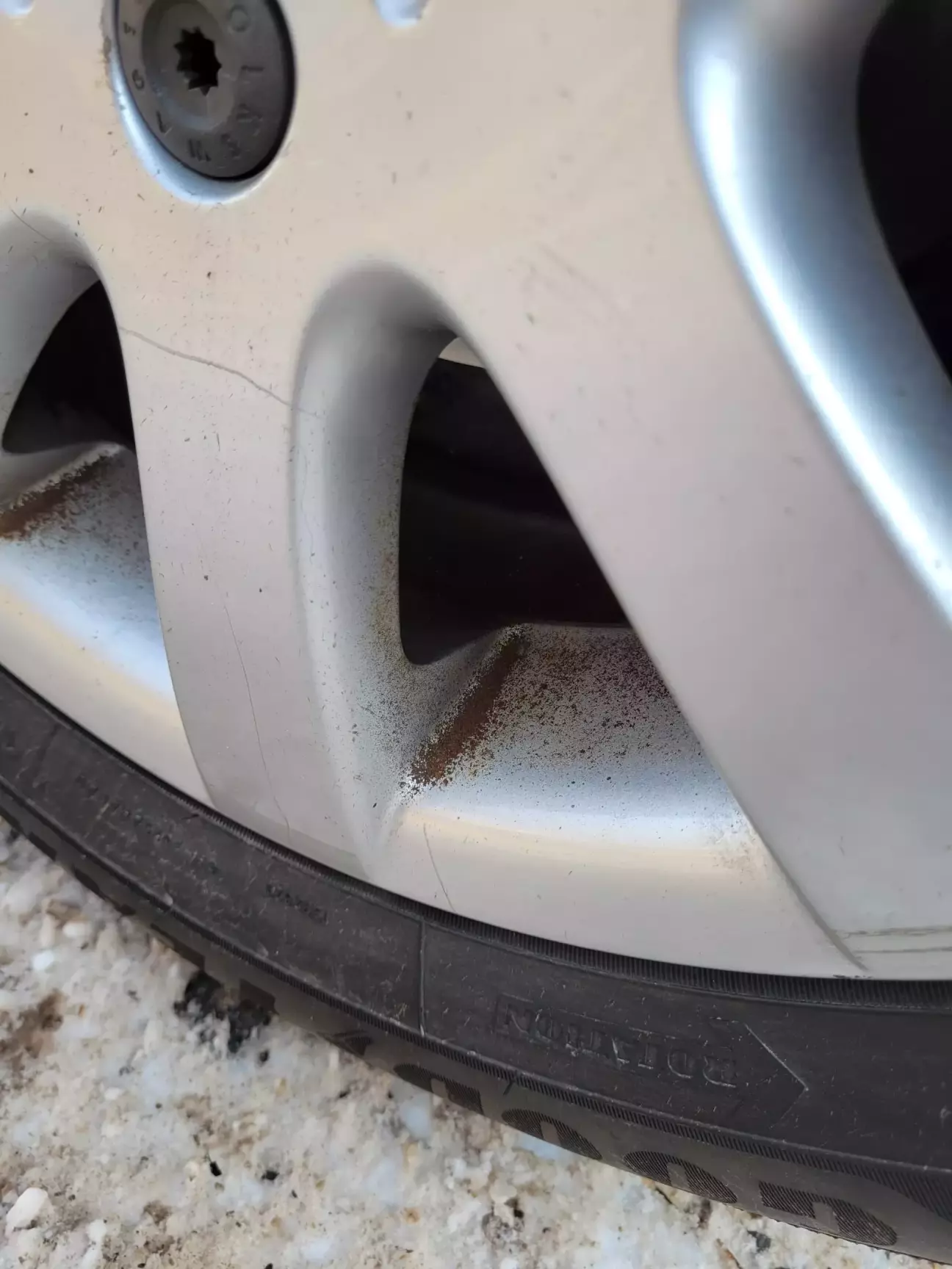 Це не бруд, а пил з колодок прикипів