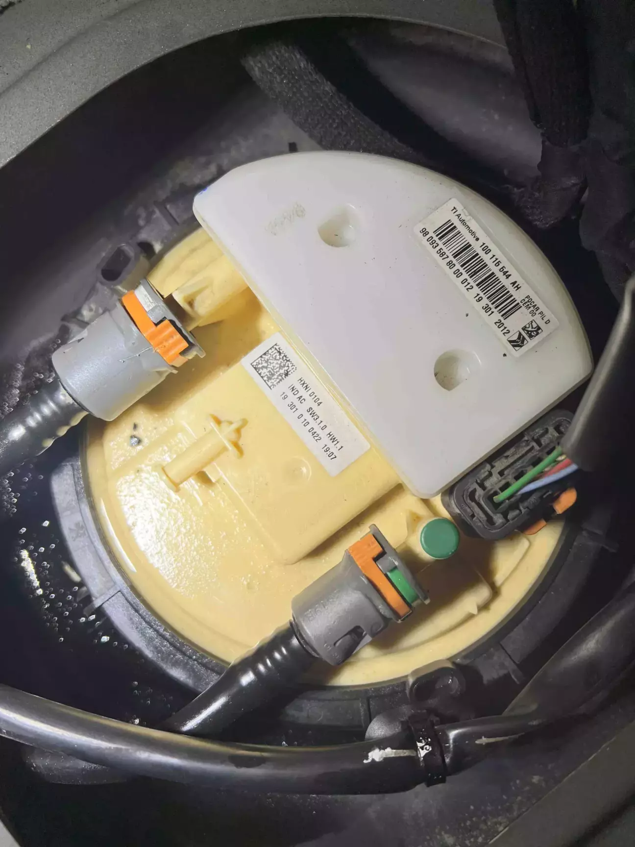 Паливний модуль (насос) Пежо 3008 G2 - DW10!