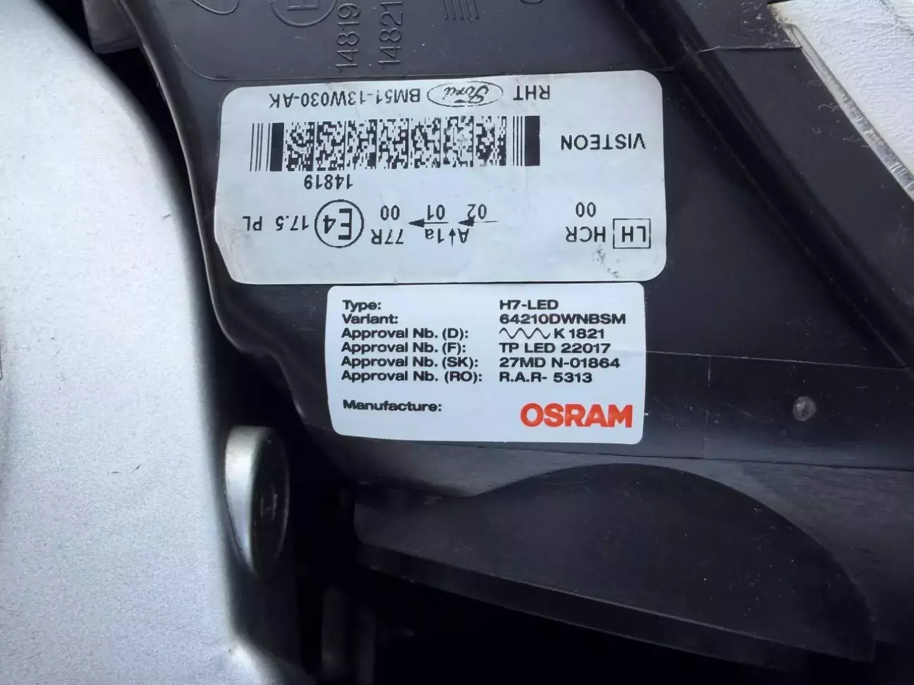 Оригінальна наліпка OSRAM. Фото: Yevhen7788.