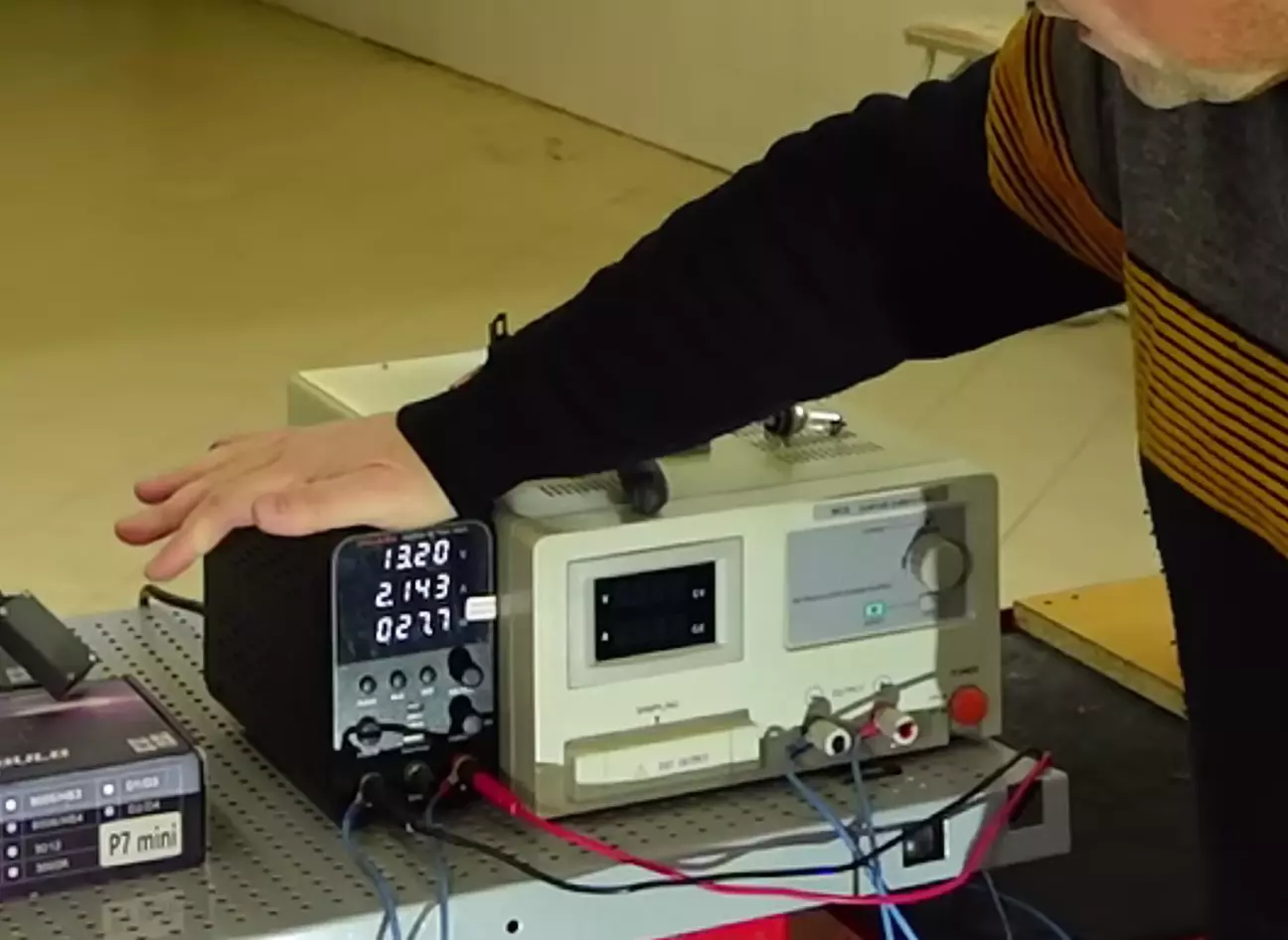 Виміри потужності D7 Super Mini (на гарячу). Кадр з відео: TEST LAB.