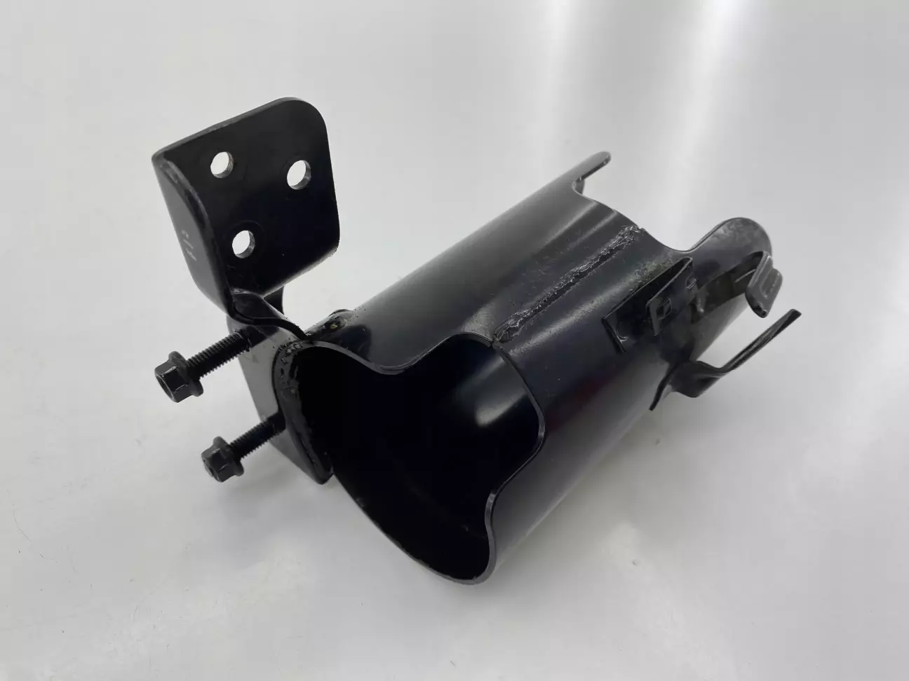 колба /стакан з дуже товстого металу. Тепло повинно рівномірно розподілятися та гріти фільтр