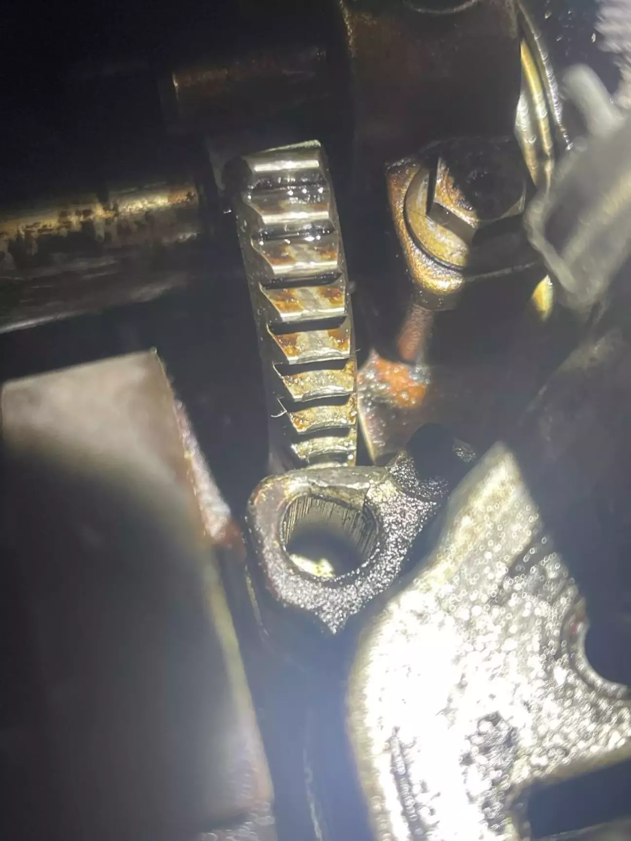 Отак прогріб мотор зуби валу. До робіт там все було гарно і без напівмісяця.