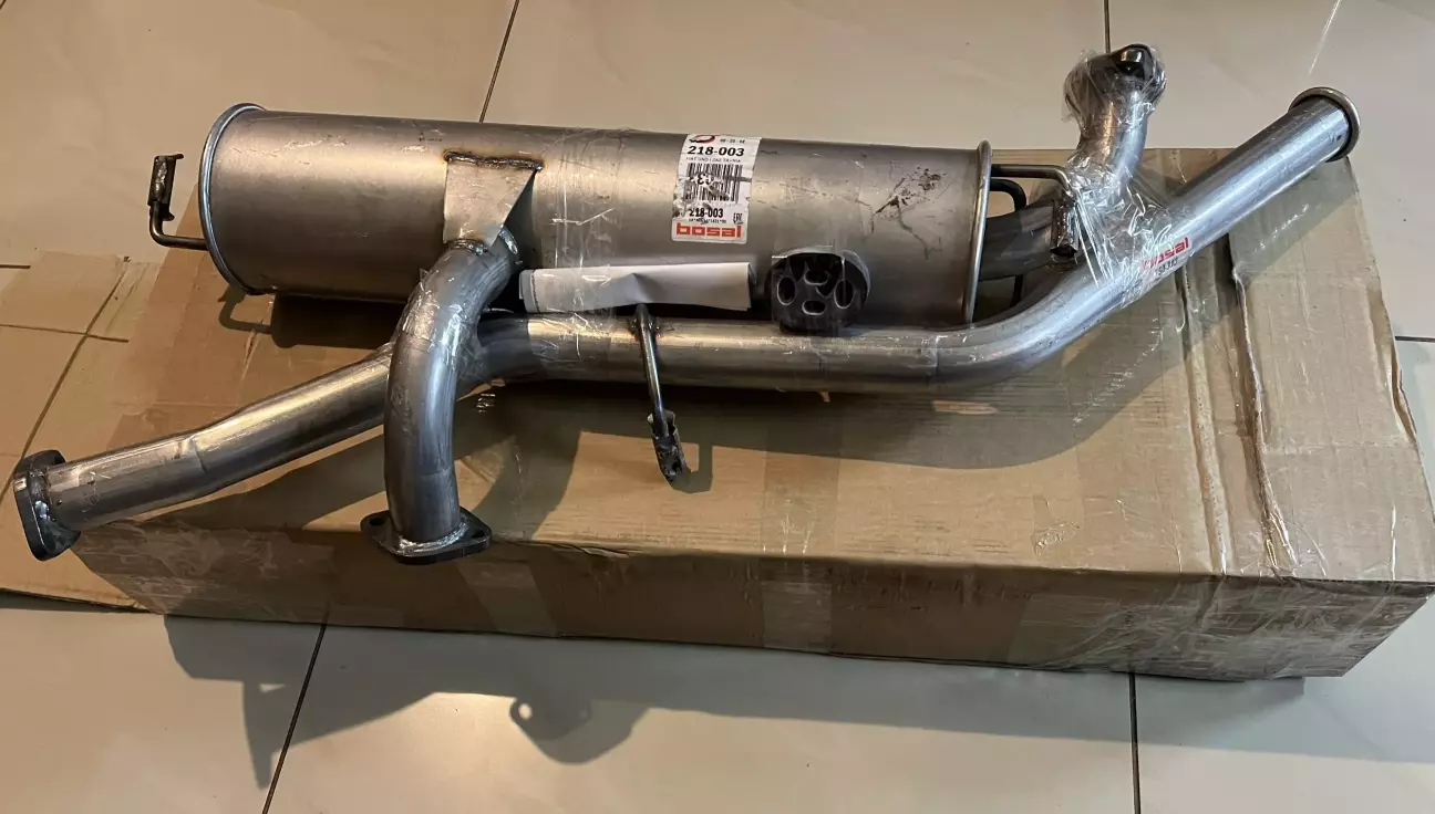 Посилочка. Одне місце . Одна коробка. Нічого не покарябалося 😅