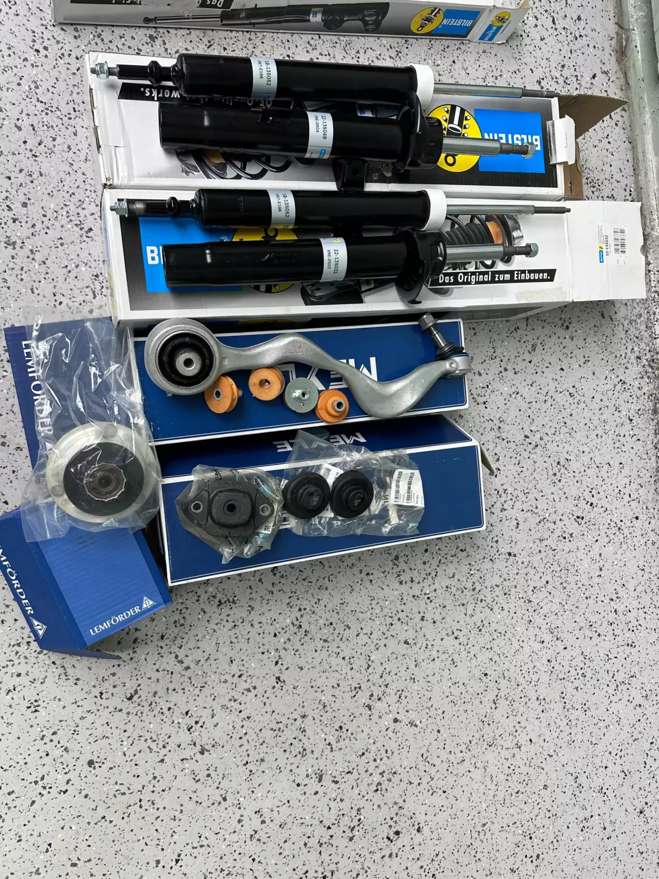 після заміни - позаду повна тиша, і на даний час мене все влаштовує в ходовій