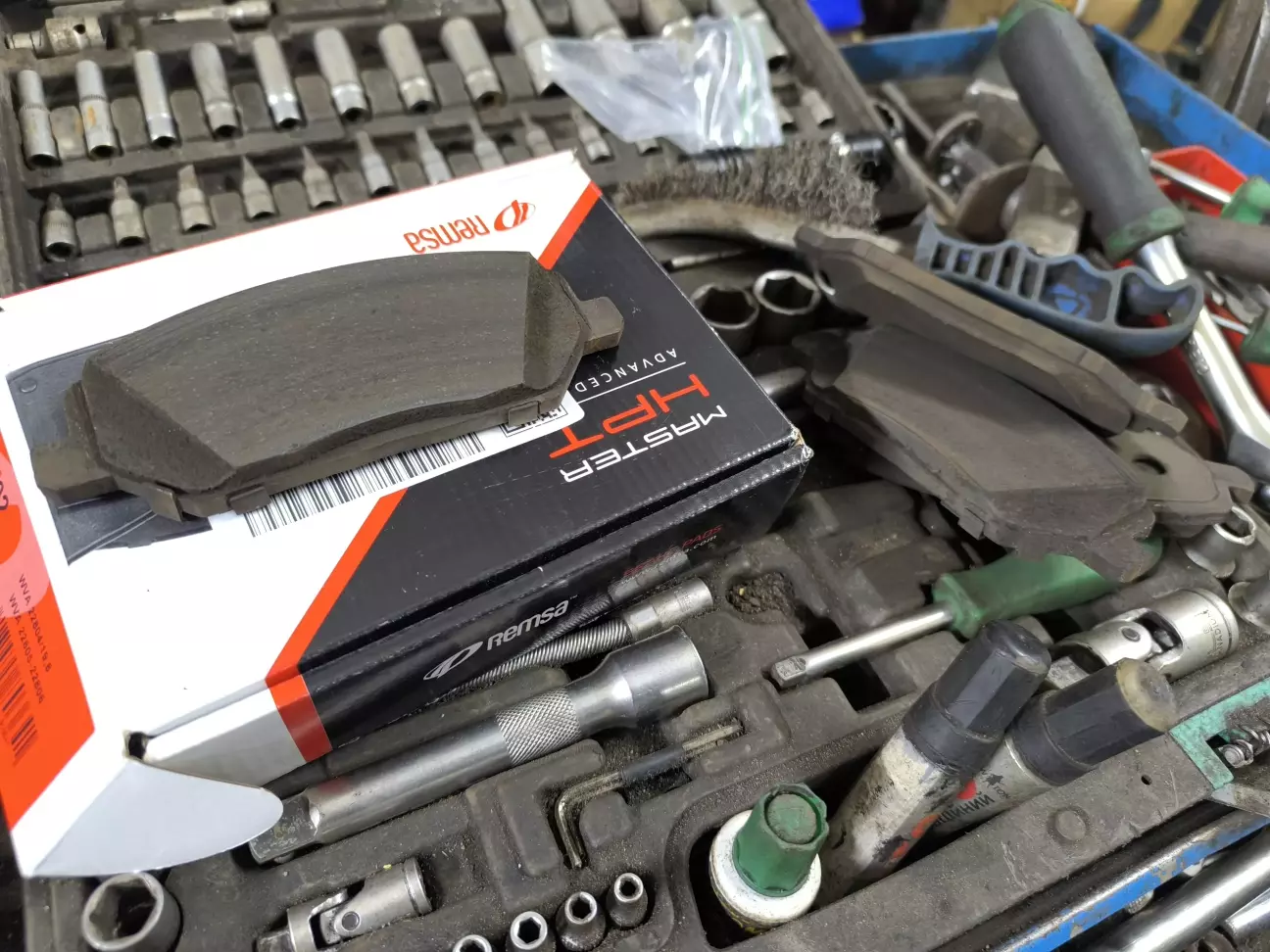 Старі заводські гальмівні колодки на пробігу 68 тис.км