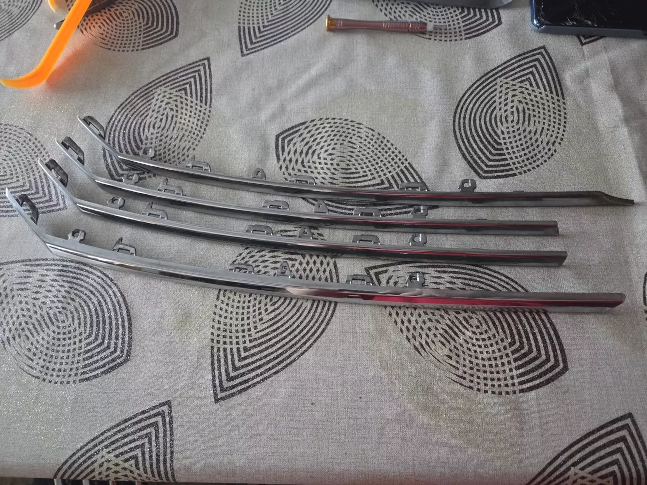 Зняв планки, вони всі пронумеровані від заводу