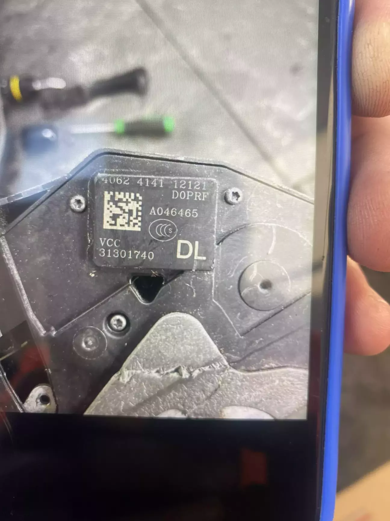 Оригінальний номер переднього правого замка