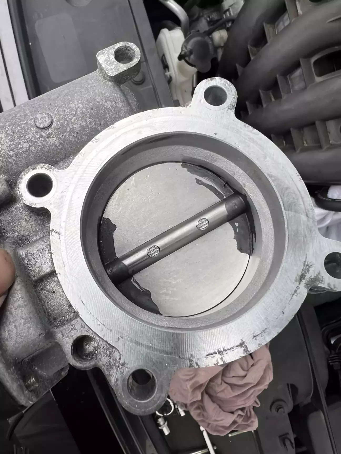 Вимив під тисом балончика карбоклінера весь бруд.