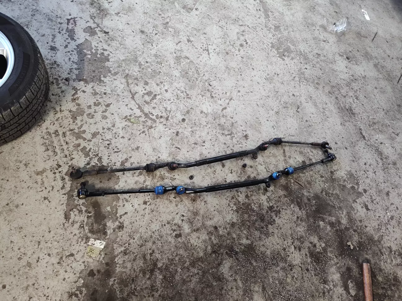 Розбивається на шарових біля маятників та внутрішніх наконечників