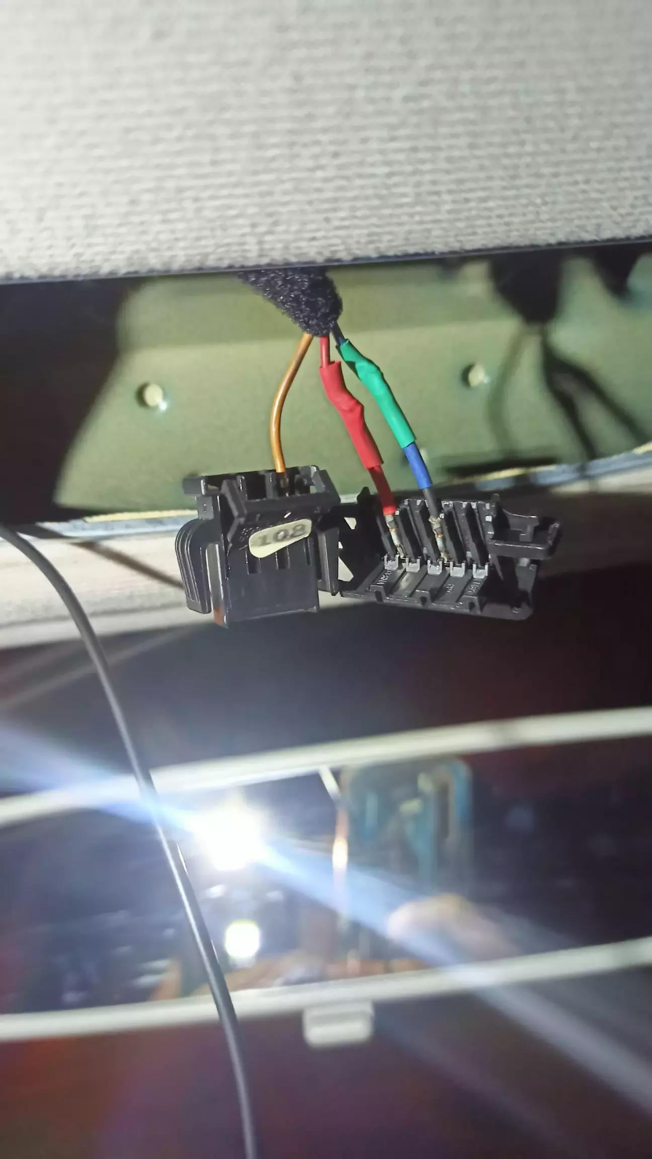 Переставляю провода зі старої фішки в нову яка була в комплекті.