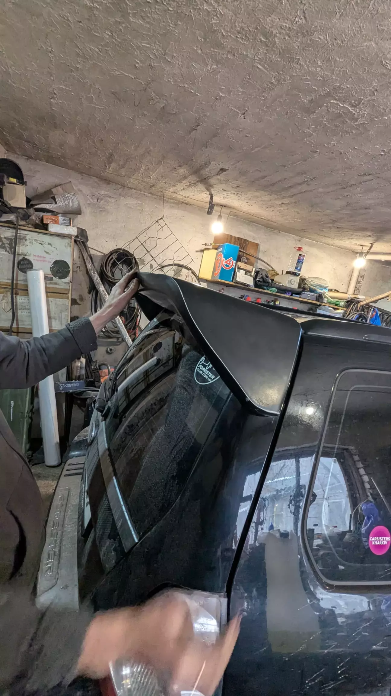 Збоку вловили зазори, при піднятій ляді кузов нічого не затира