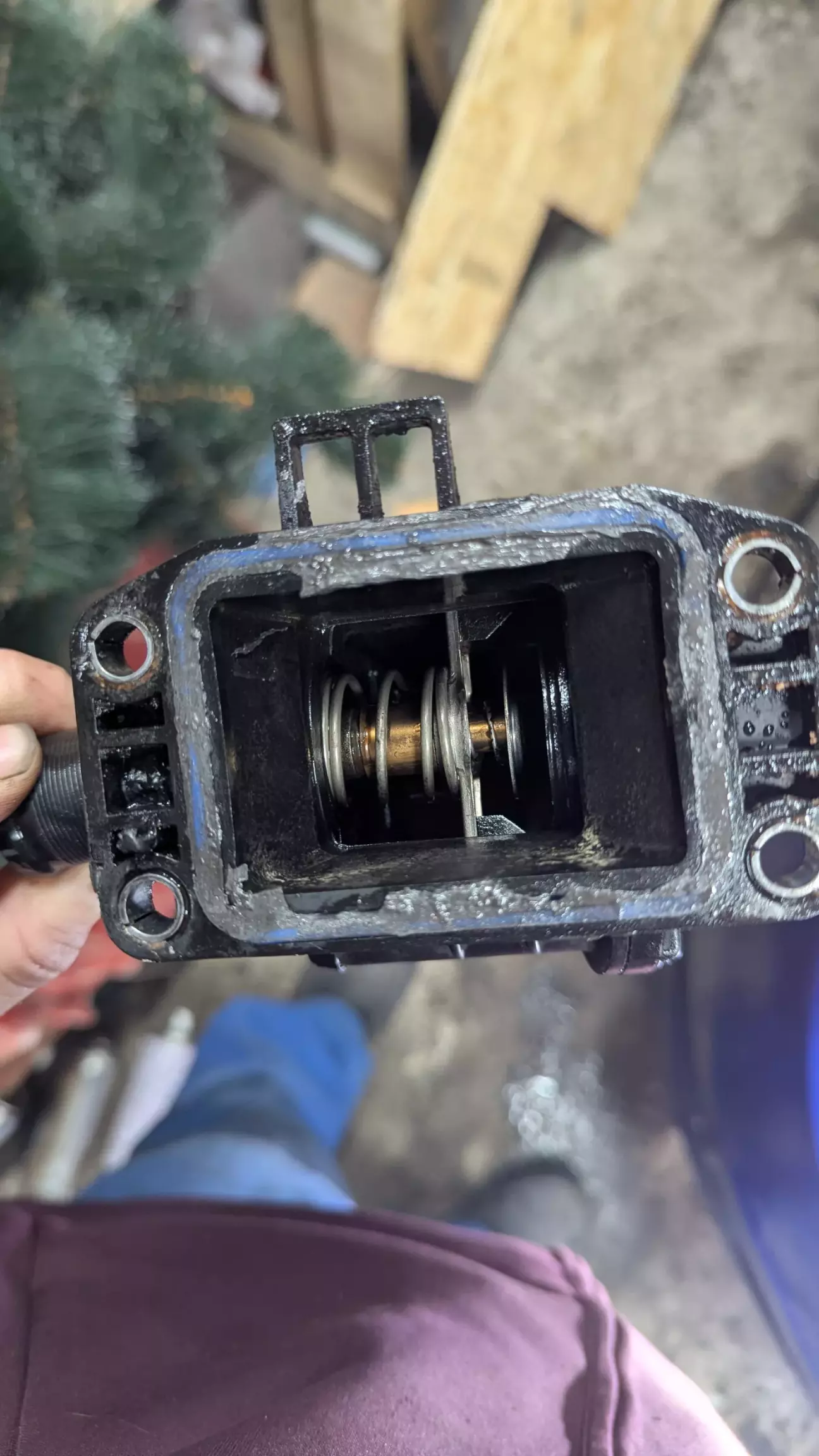 Тут ничего не понятно, но когда ртом продувал то слабо но пропускает