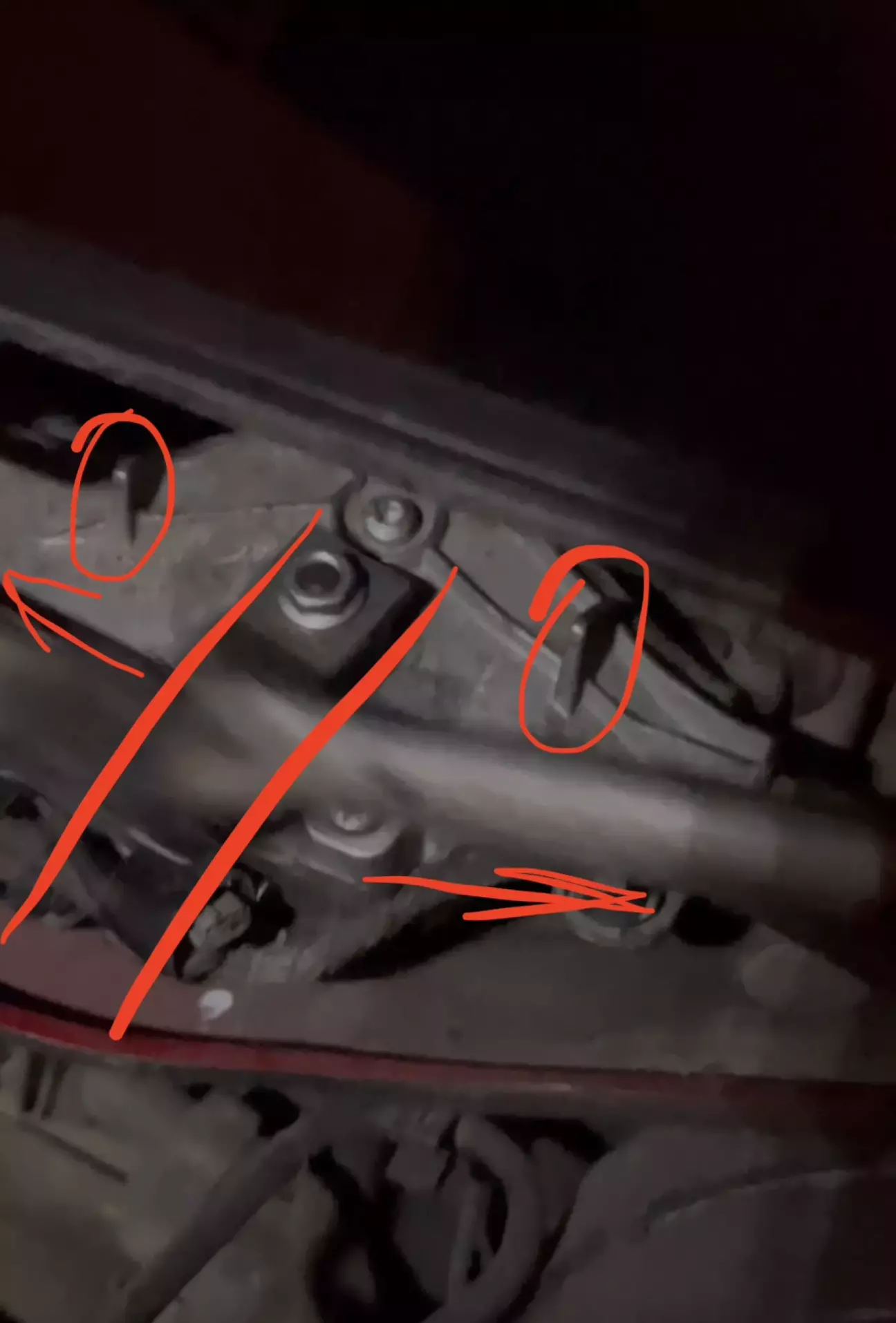 Ось тут намалював для прикладу як воно повинно бути. Рівно по середині до двох стопорів