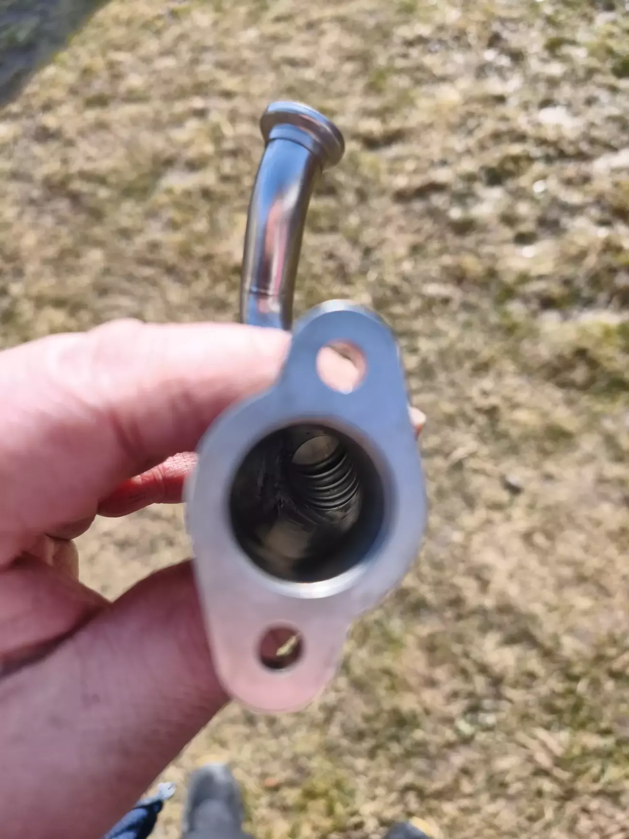 Над трубкою клапан EGR також добряче попрацював