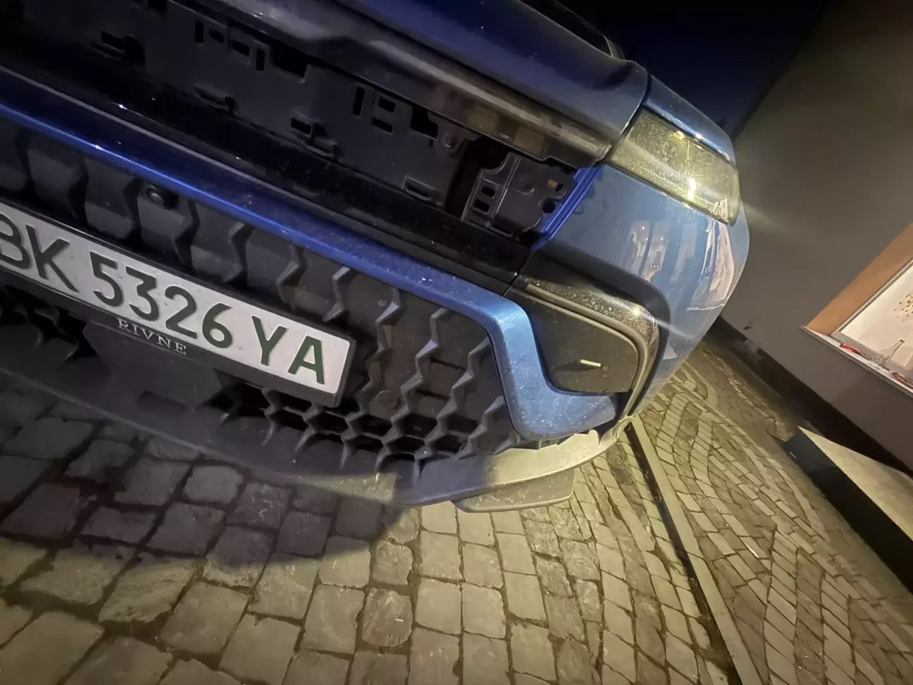 і Лівої сторони шоб краще роздивитись