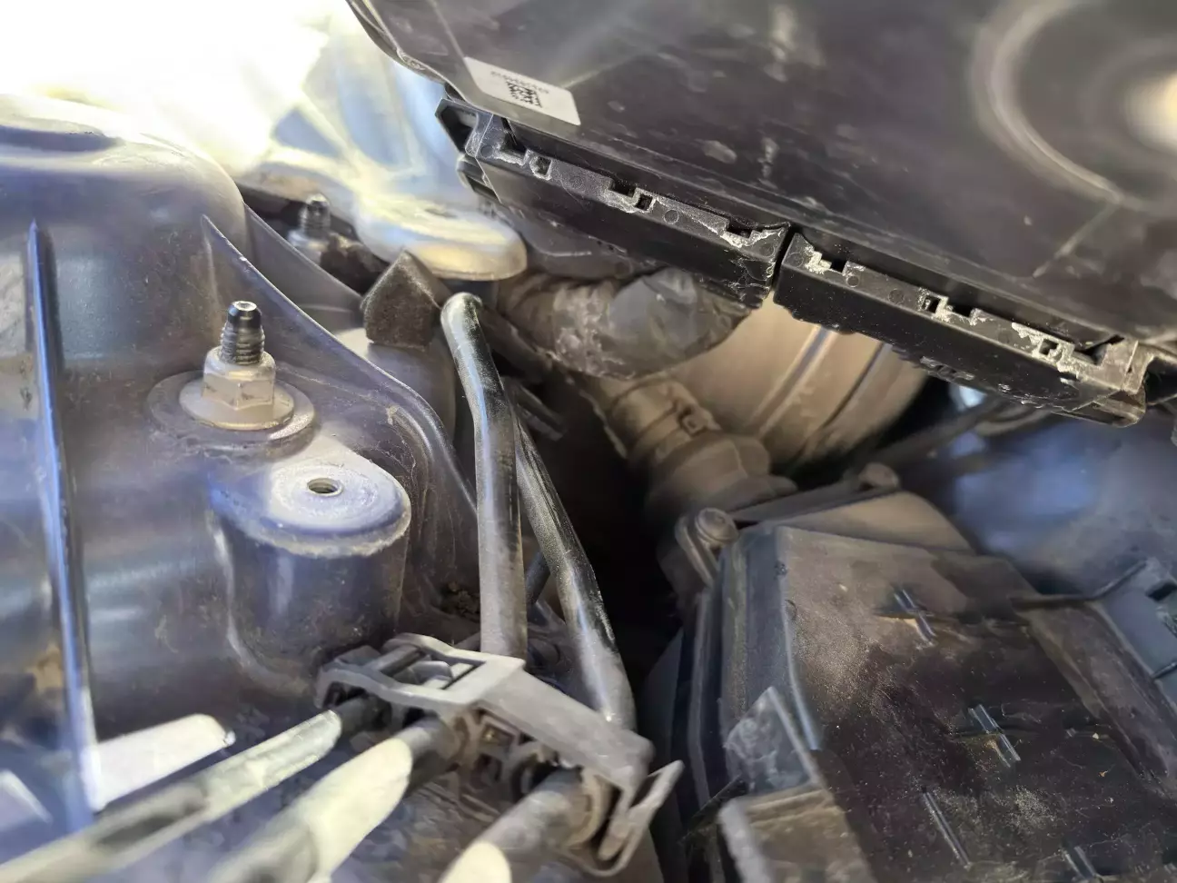 І з лівої сторони під блоком керування