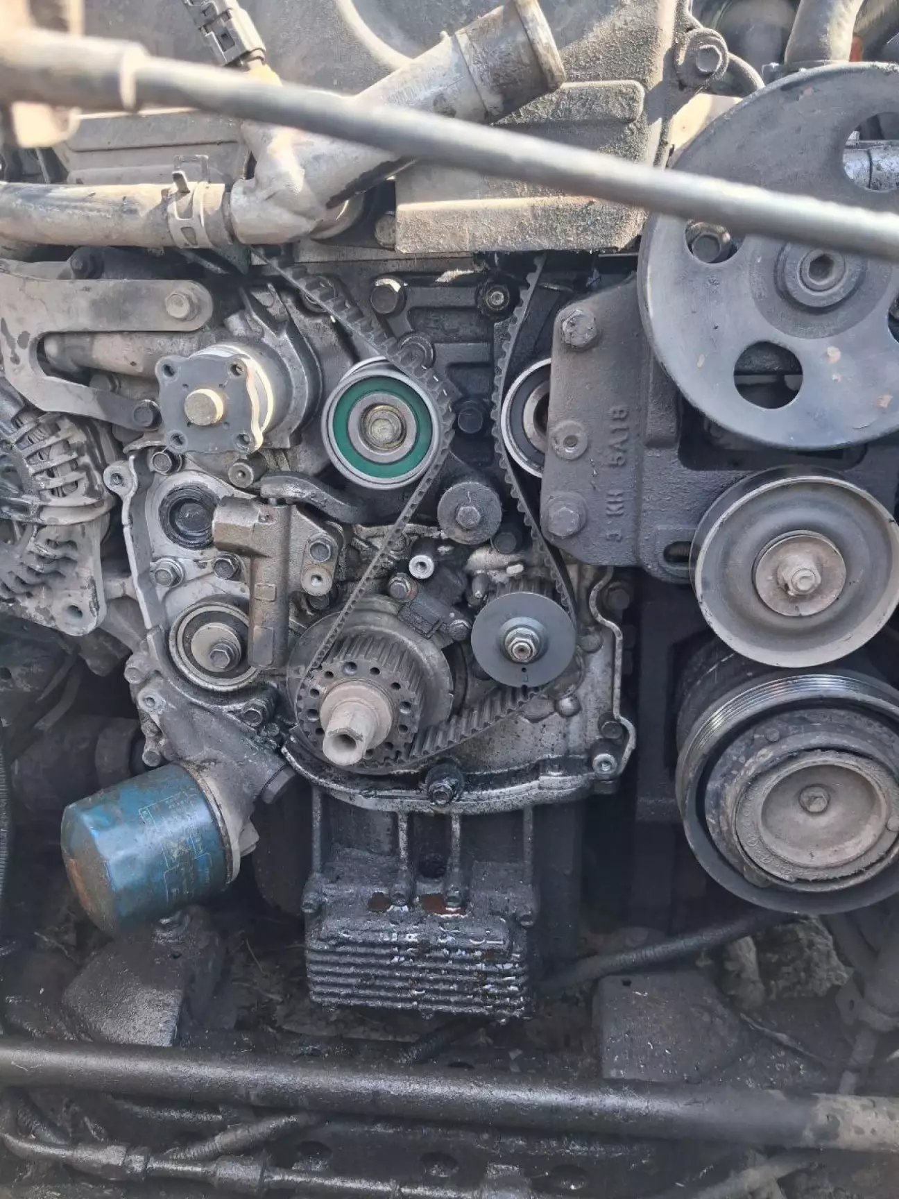 Знімаємо пластиковий захист ременя ГРМ