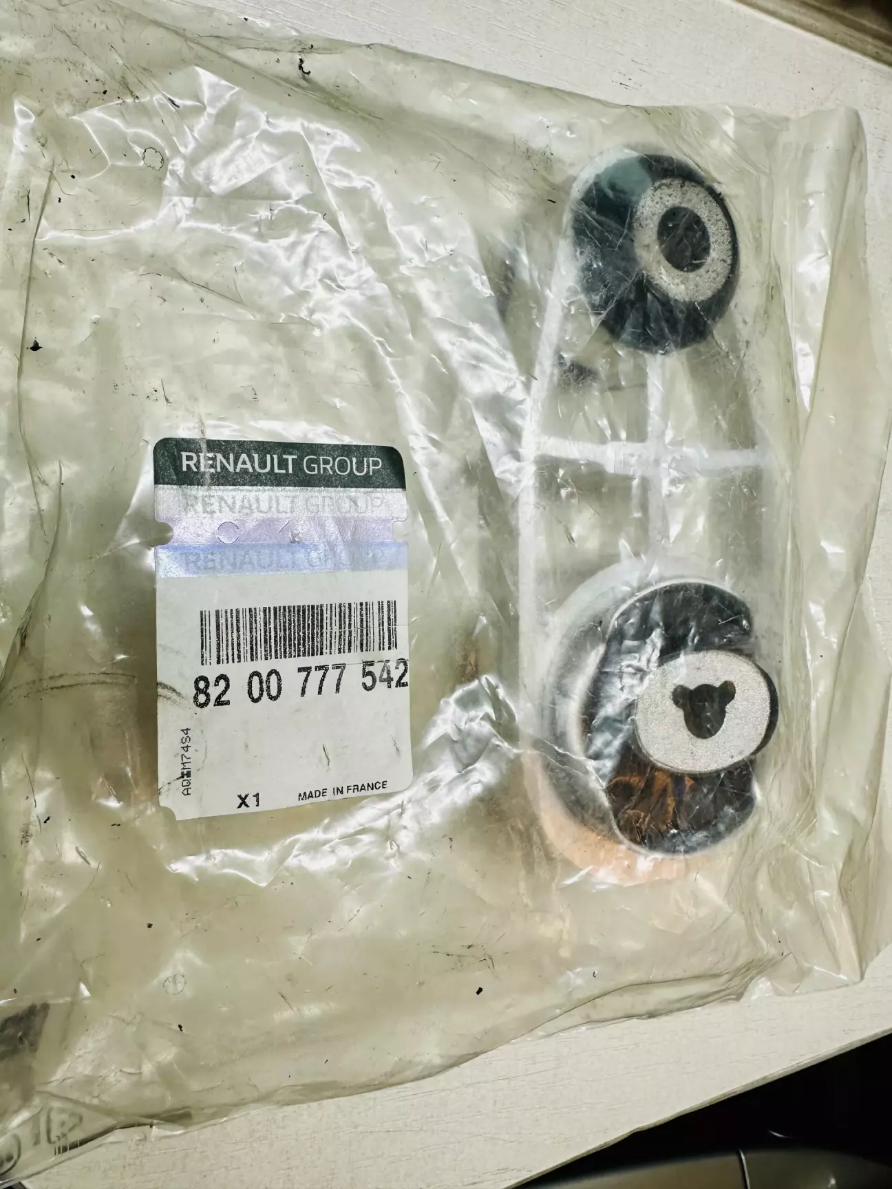 Оригінальний номер 82 00 777 542.