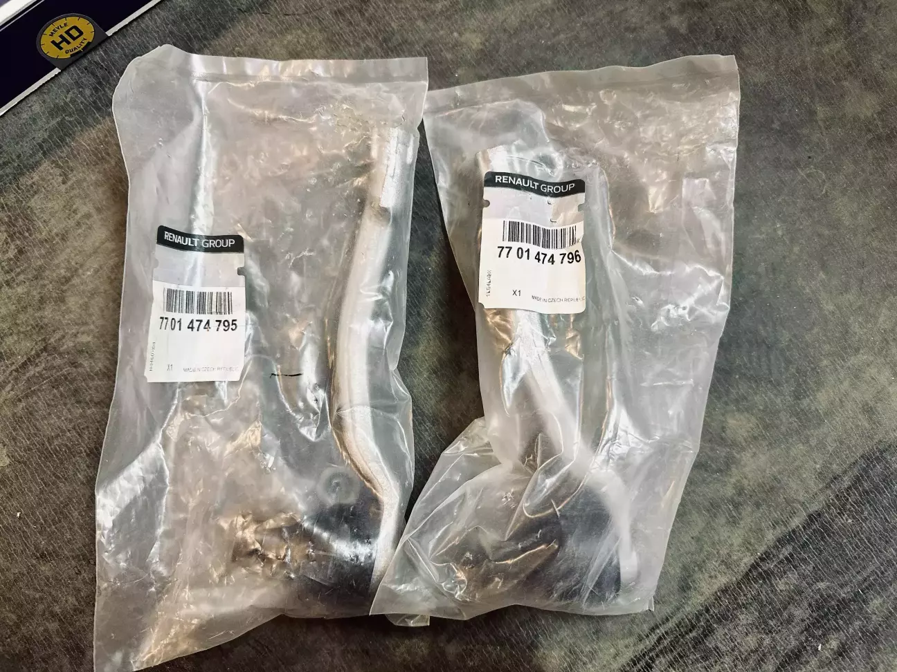 Рульові накінечники теж оригінал. Оригінальні номери 77 01 474 795 і 77 01 474 795.