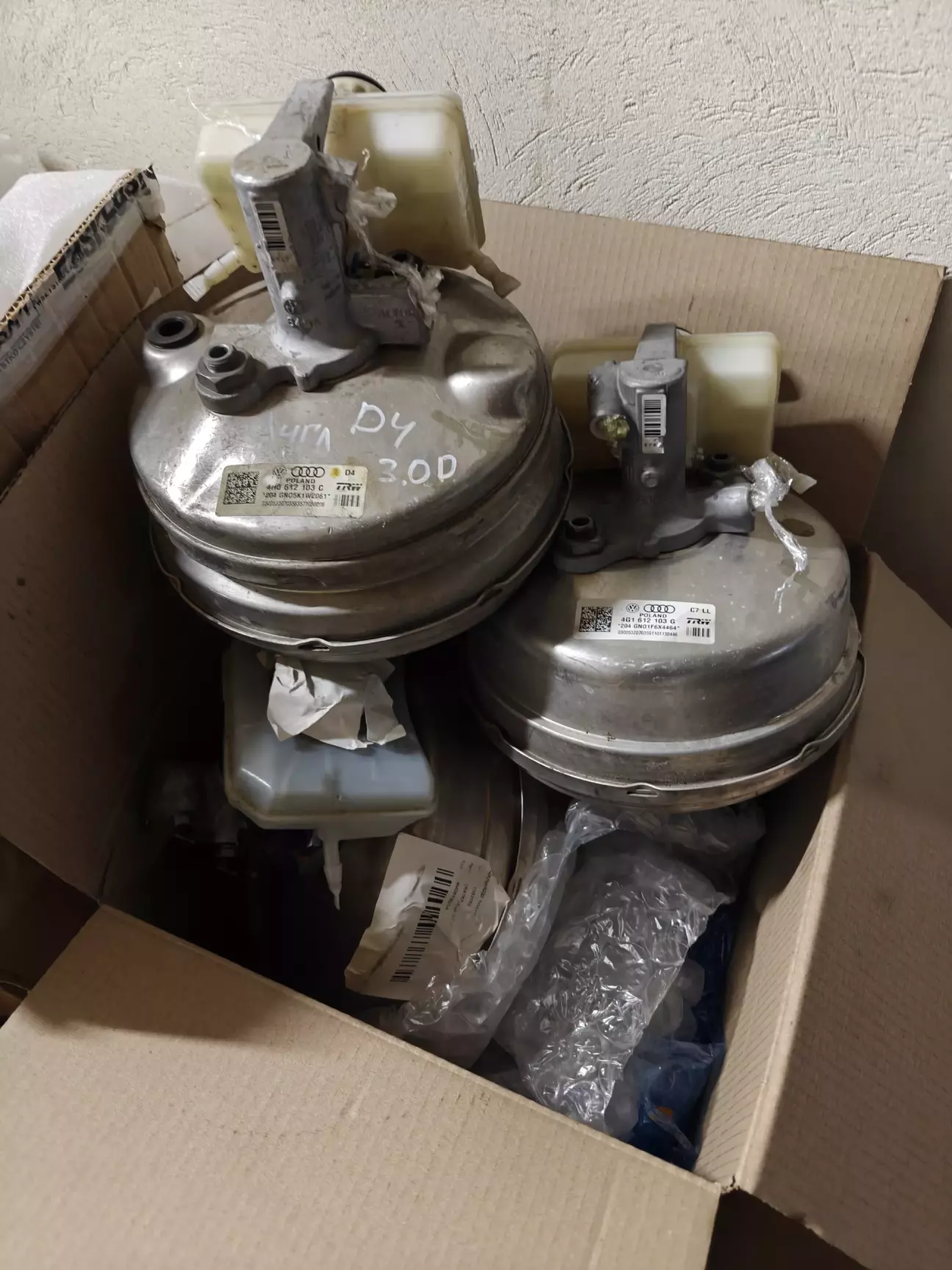 І це ще не всі, ще 3 в іншому гаражі