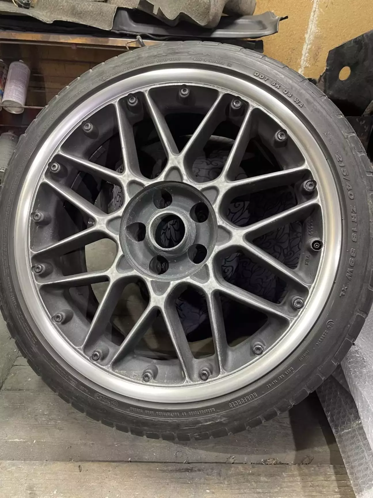 убрал слегка бордюрку, спицу шлифанул, думаю ну прикольно в браш будет...