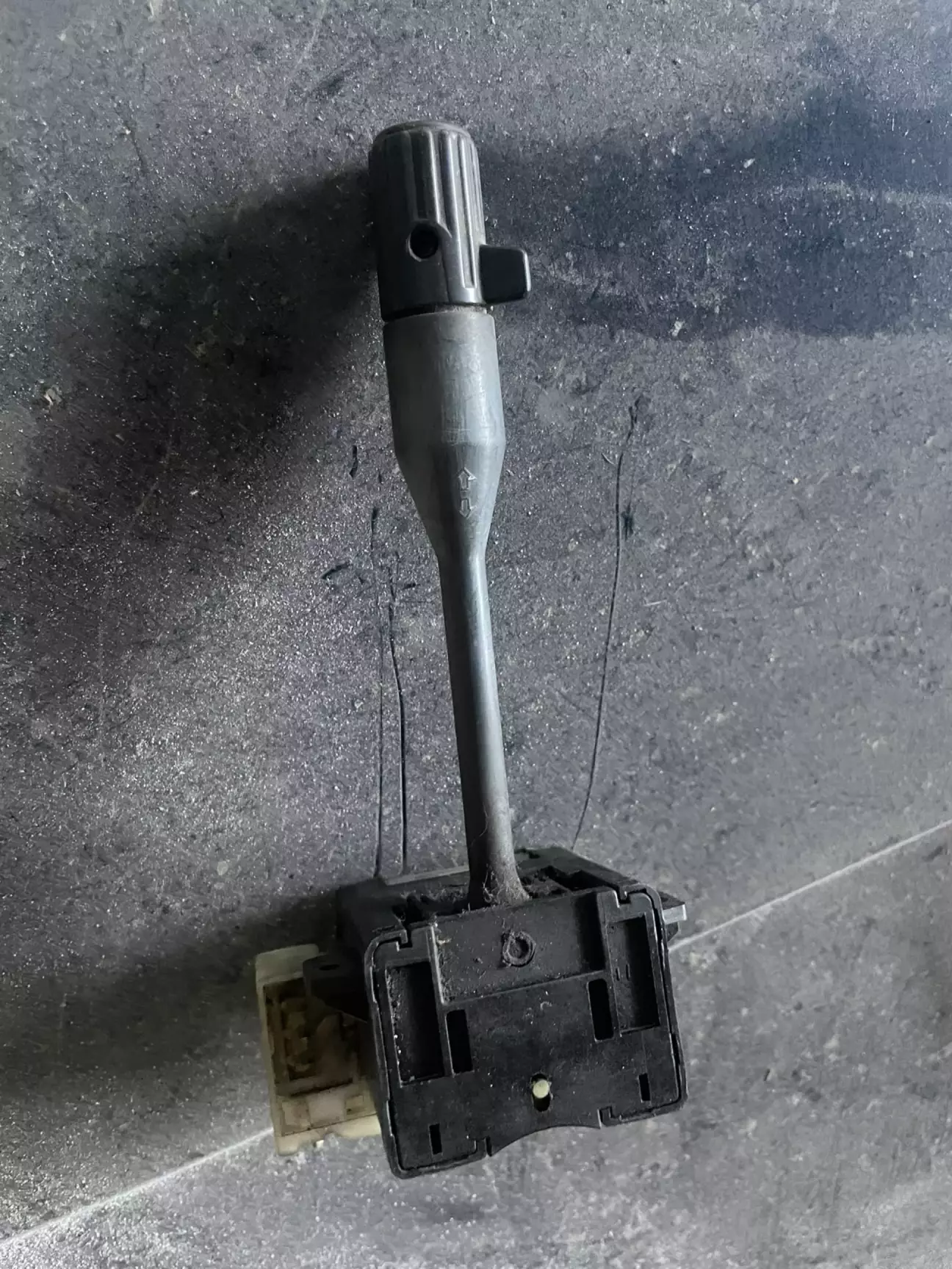 Старый переключатель был с ручкой от блюберда с правым рулем