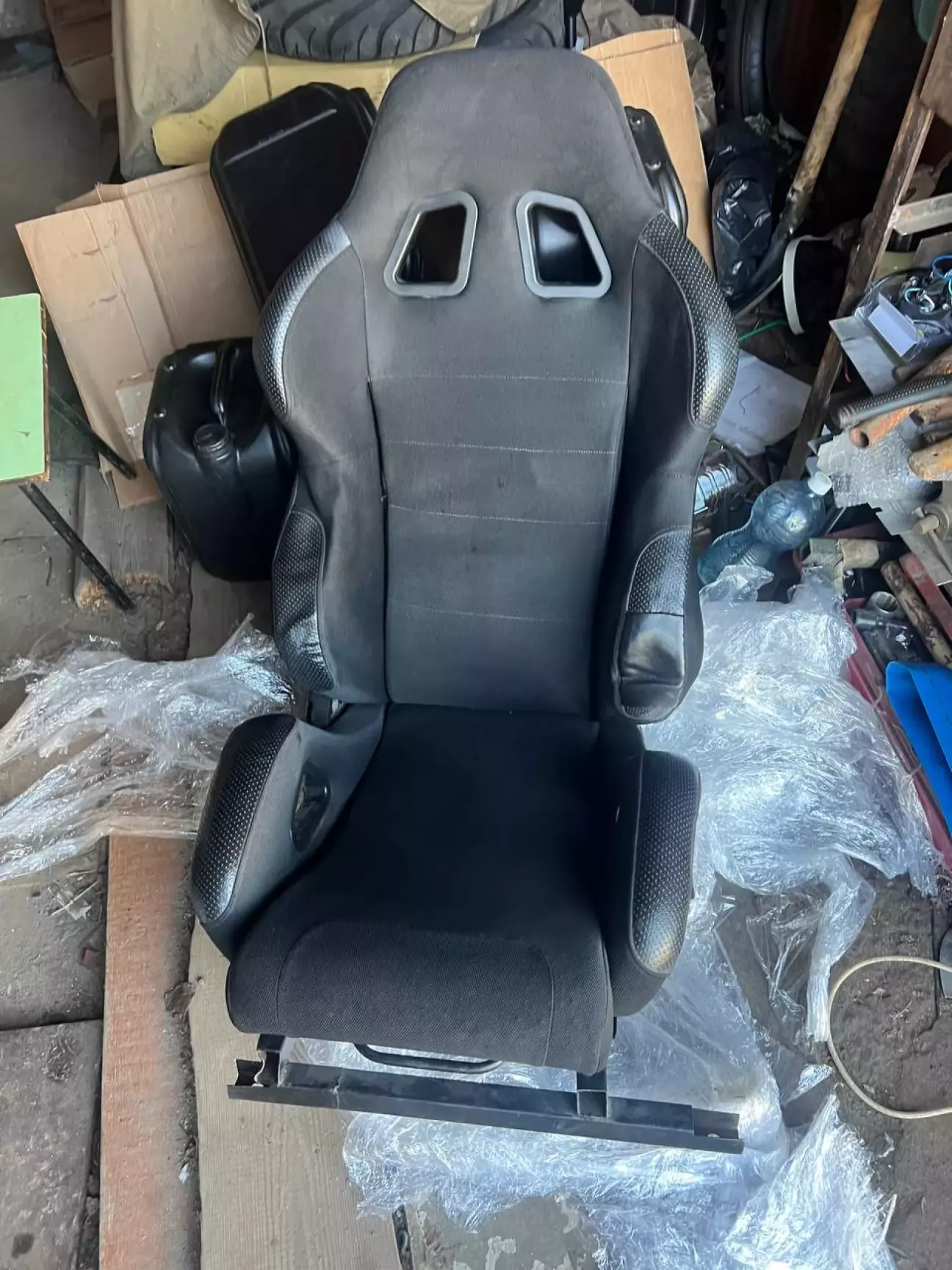 Зовнішній стан дуже втомлений, але головне що все функціонує і дуже зручне для мене.