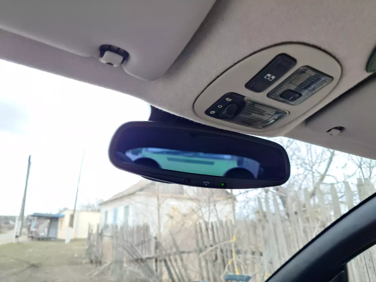 Фотохромне дзеркало, з автозатемненням від пежо 607