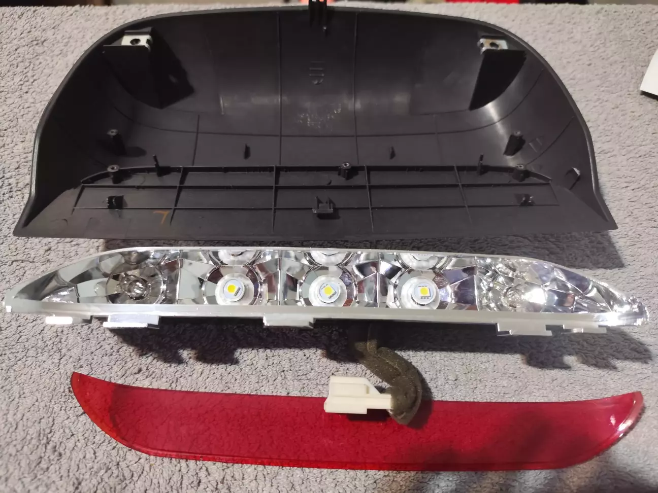 Розібрали плафон переходимо до алькантари