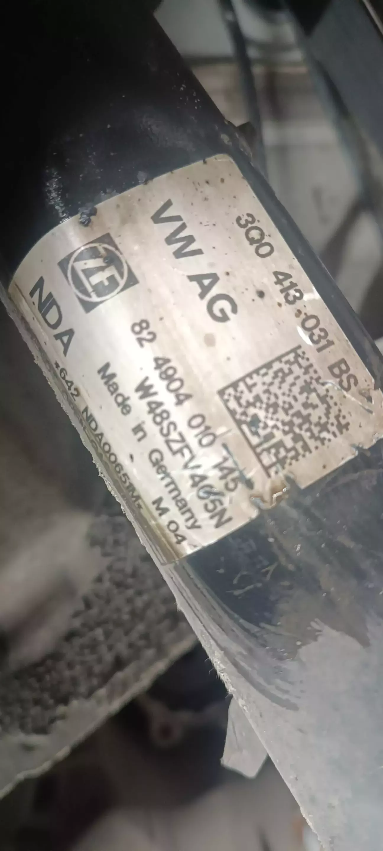 Амортизаторы в круг ещё родные. Наверное они следующие будут под замену.