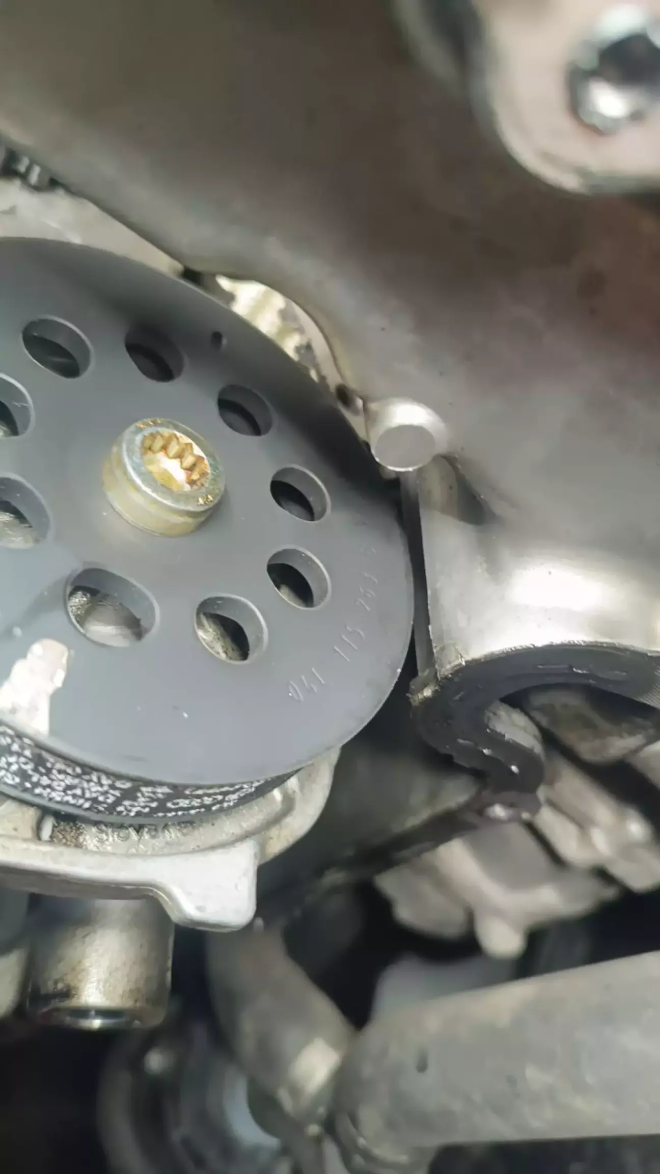 Ремень маслонасоса взял оригинал но там лежит Dayko