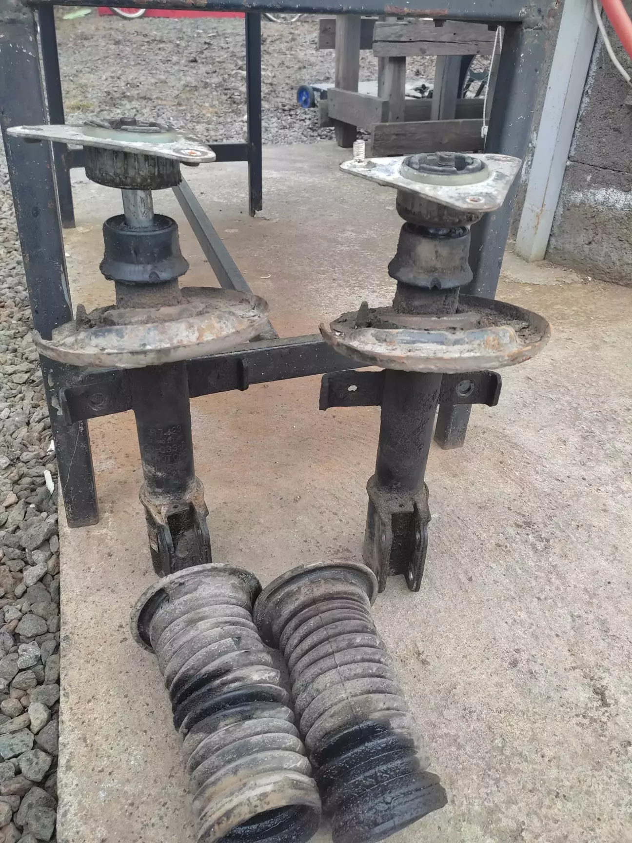 Що вийшло із ладу завдяки нашим дорогам. Фото 1