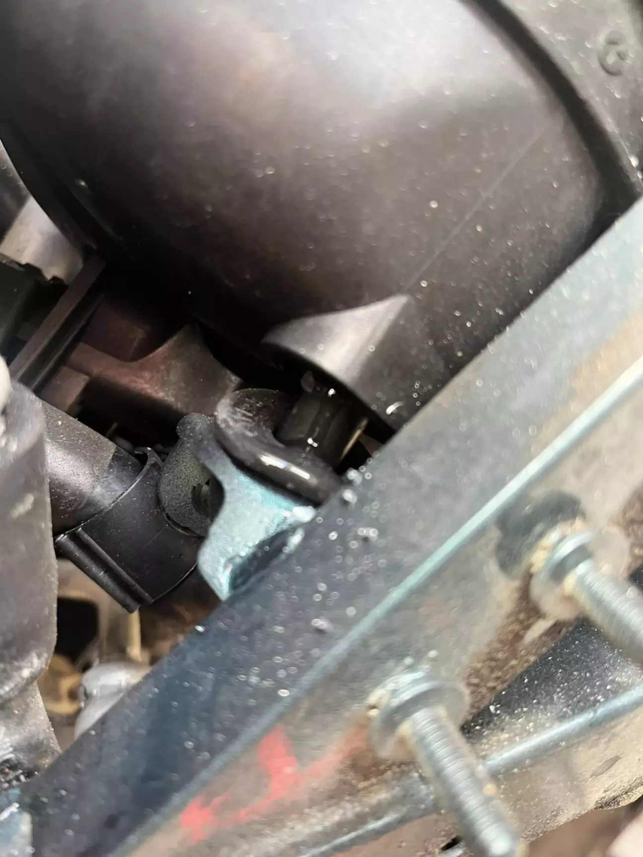 Бачок трохи пошкоджений був, але його можна відновити