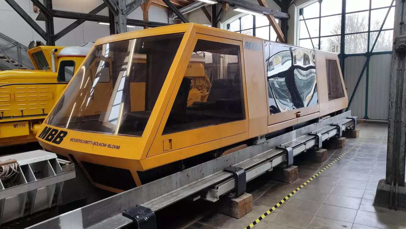 потяг на магнітній подушці 1971го року