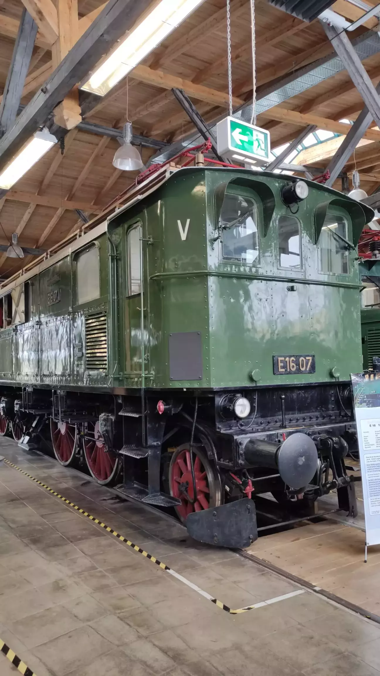 електровози серії Е16 були в експлуатації з 1926го по 1980й рр.