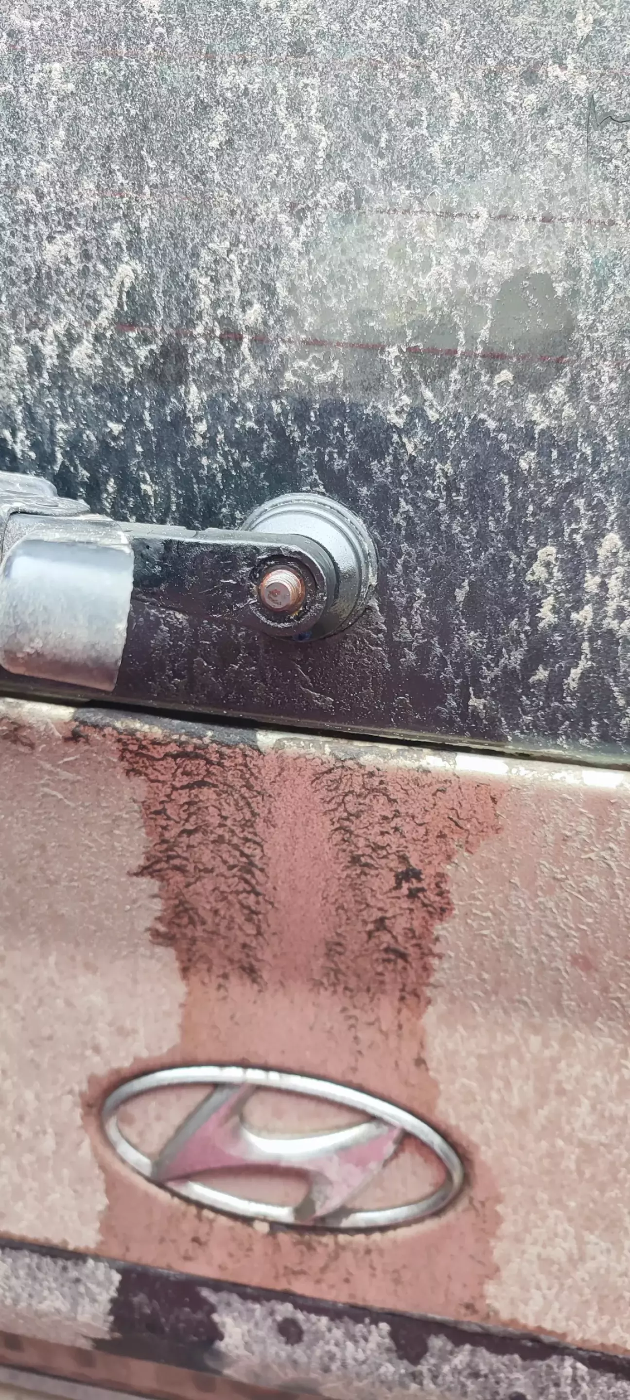 Перша гайка пішла з WD-40 і легким зусиллям