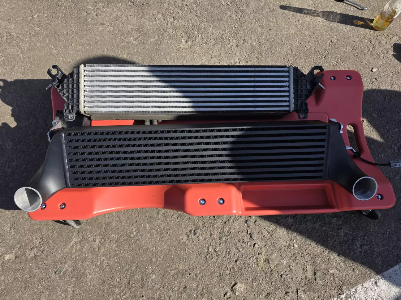 Тут видно реальну різницю. Ну і вага зовсім інша, що в радіаторі важливо) Особливо повітряному.