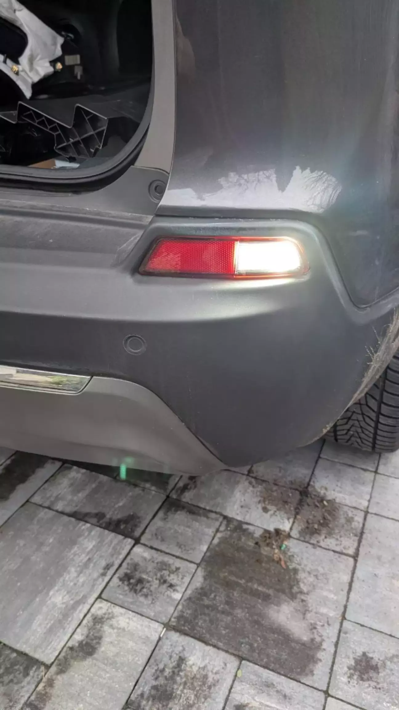 Права протитуманна фара з першого комплекту